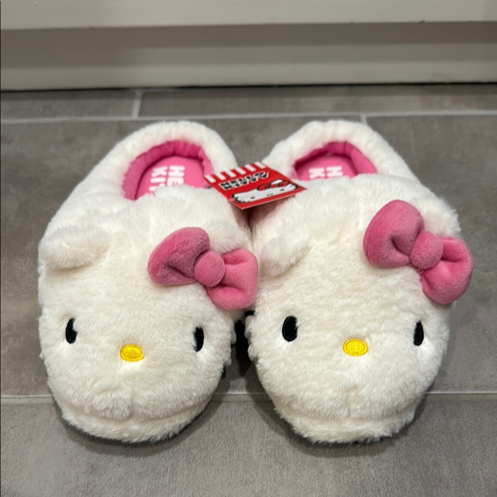Hello Kitty Slippers 🎀